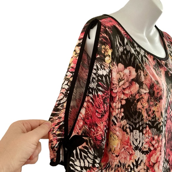 Hamilton | Floral Keyhole Sleeve Blouse NWOT - Picture 7 of 15